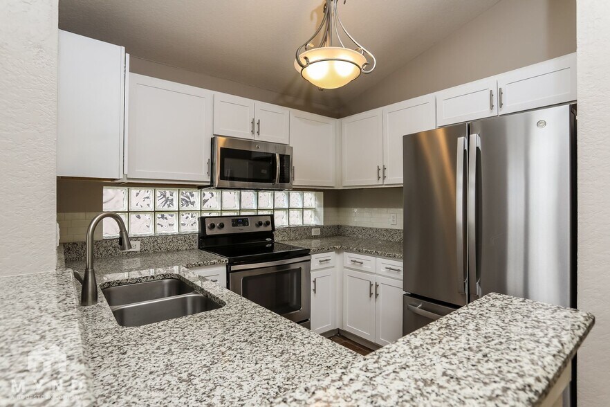 Building Photo - 12137 Pilot Ct