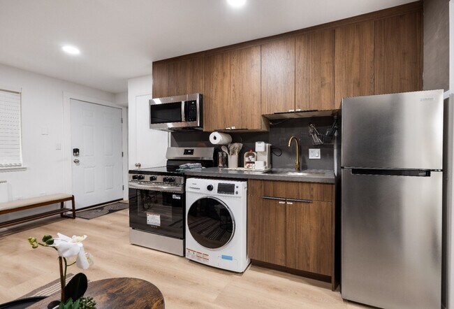 Building Photo - 15 Dravus St