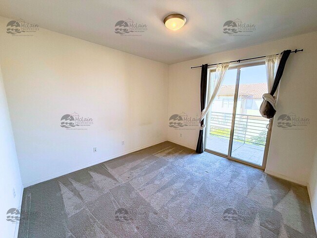 Building Photo - Top Floor 2BD/2BA Condo