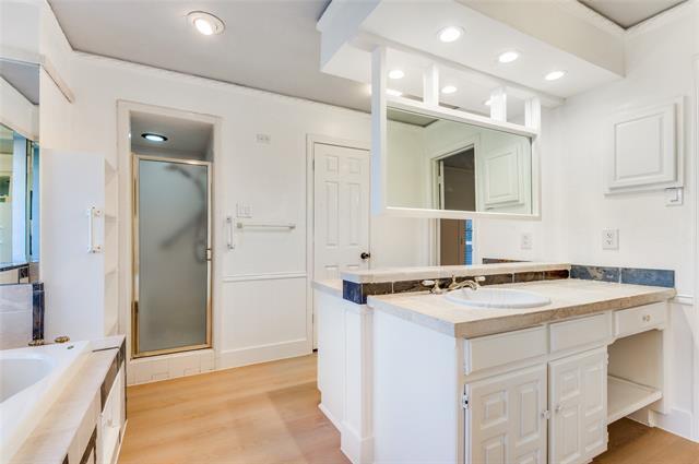 Building Photo - 2805 Staffordshire Dr