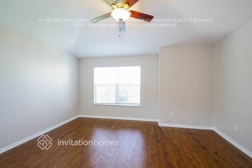 Building Photo - 5019 Bridgeway Ln