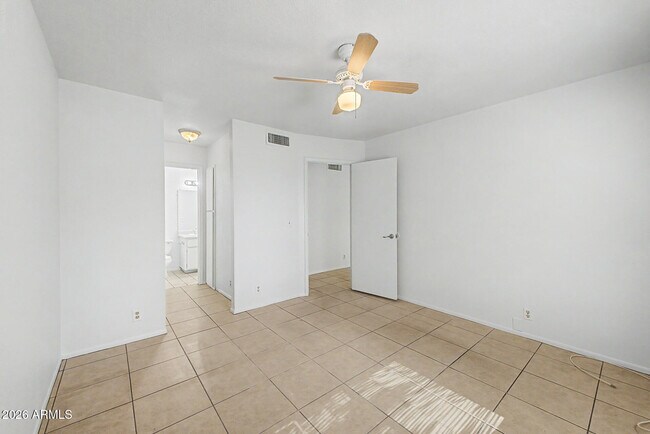 Building Photo - 2931 E Beck Ln