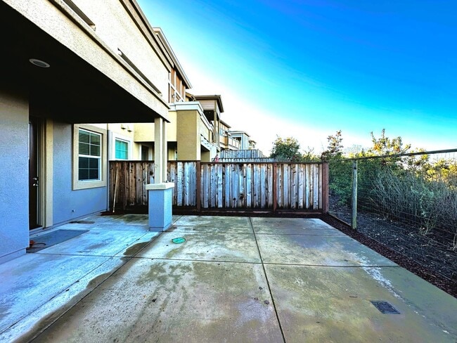 Building Photo - 313 Jacquelyn Ln