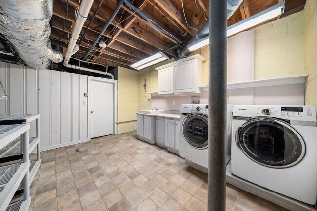 Building Photo - Move in before December 31st and get $100 OFF your rent for the first 3 months — PLUS a $250 Amaz...