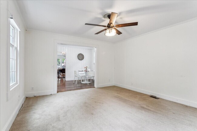 Building Photo - 44 Rivermont Dr