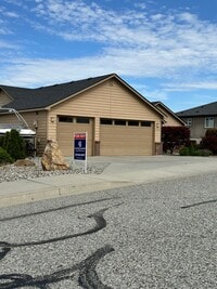 Building Photo - Beautiful Fancher Heights Home for Rent