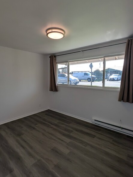 Building Photo - 608 Tacoma Ave NE,