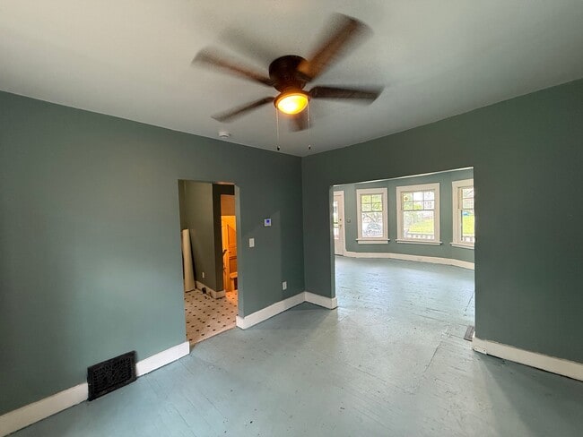 Building Photo - 14016 Castalia Ave