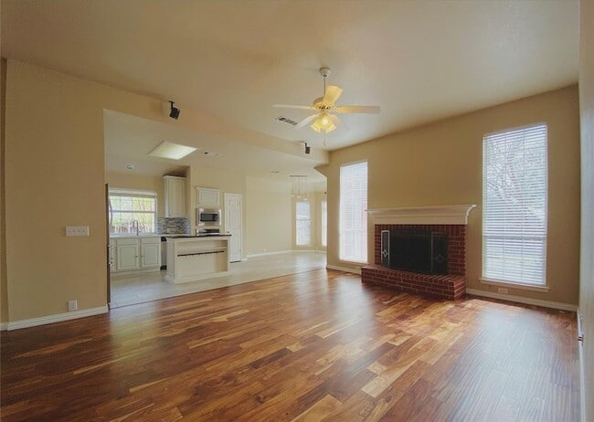 Building Photo - 3224 Heatherbrook Dr