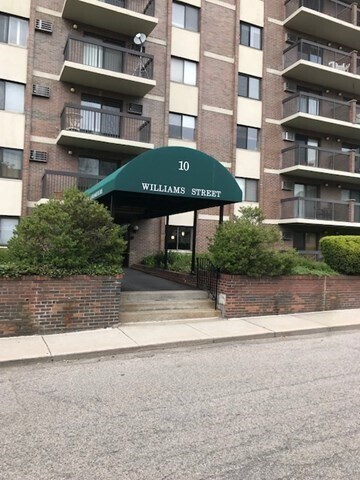 Building Photo - 10 Williams St
