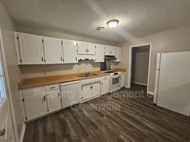 Building Photo - 510 Woodside Ln