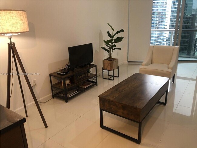 Building Photo - 475 Brickell Ave