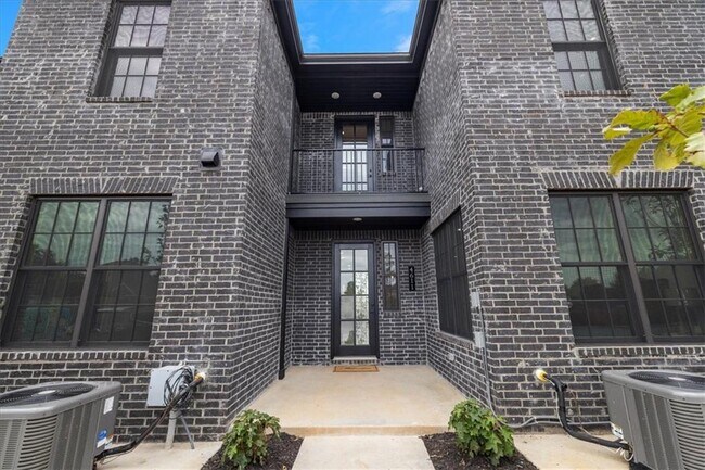 Building Photo - 4611 S 47th St