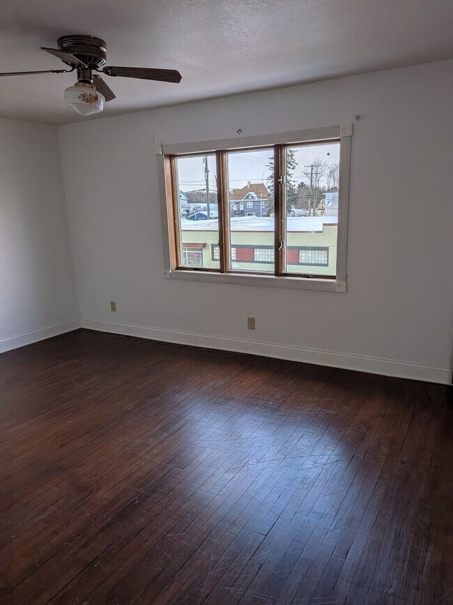 Building Photo - 229 Cedar St