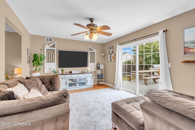 Building Photo - 356 Leeward Rd