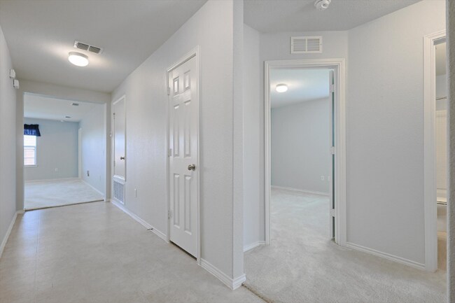 Building Photo - 1613 Waggoner Dr