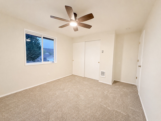 Building Photo - Beautifully Updated 4-Bedroom Home in Woodland, WA – Pet Friendly