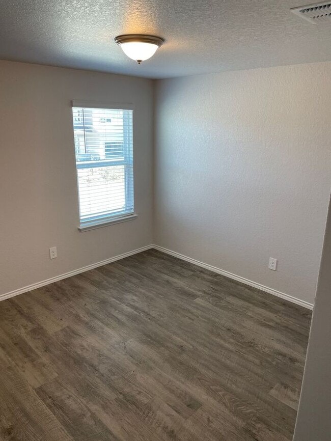 Building Photo - Get an A+ in Savings! | Receive a $500 Move-In Credit on This 4-Bed, 2.5-Bath Home in Scott's Hollow