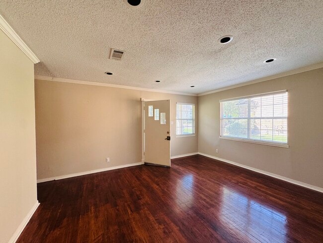 Building Photo - 3306 Elmridge St