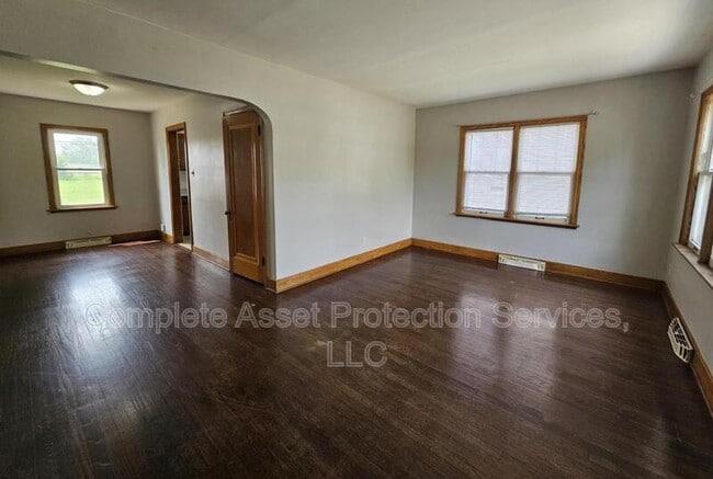 Building Photo - 7416 S McCook Ave