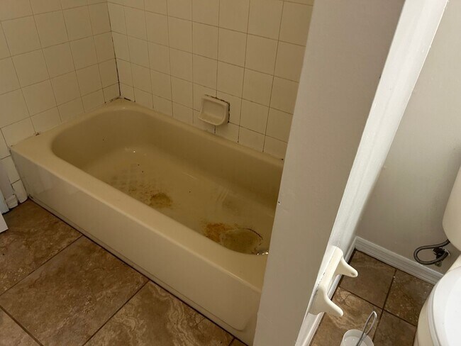 Building Photo - 3/2 Home Marion Oaks