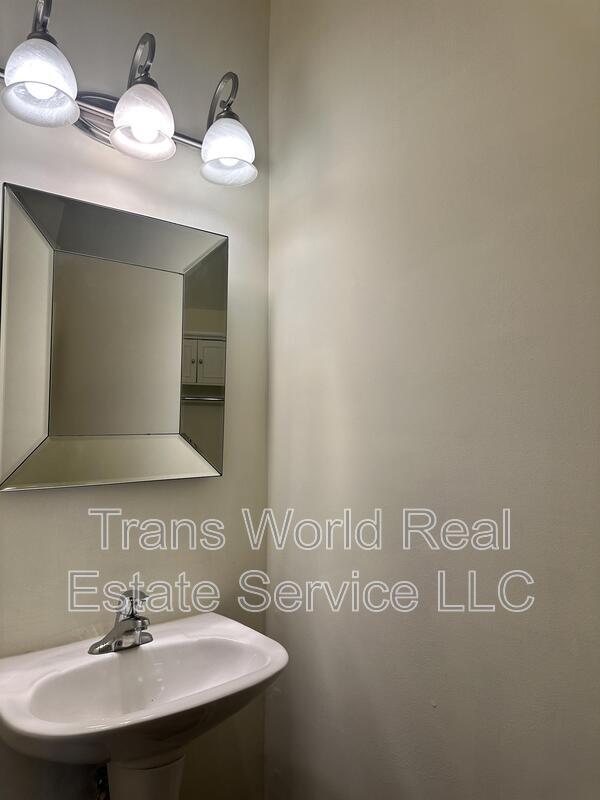 Building Photo - 9821 Alger Trce