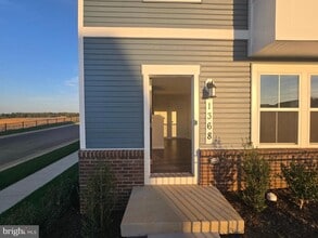 Building Photo - 1368 Red Clover Ln