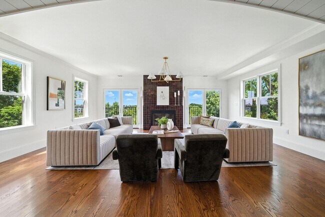 Building Photo - 197 Winchester St