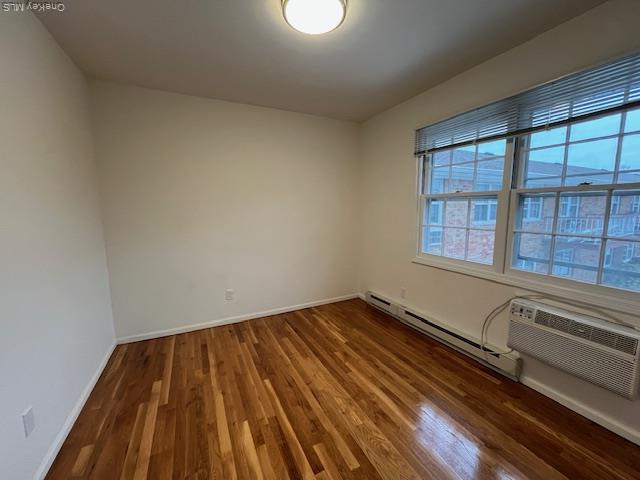 Building Photo - 165 Manorhaven Blvd