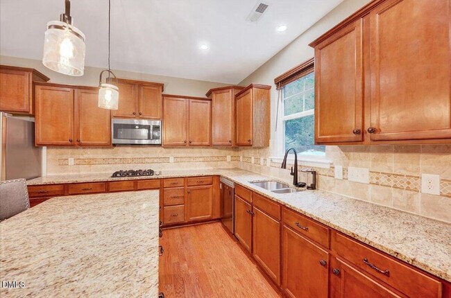 Building Photo - 900 Bay Bouquet Ln