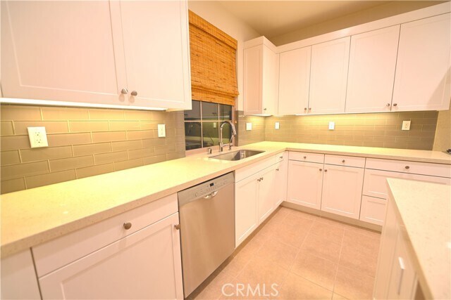 Building Photo - 105 Holly Springs
