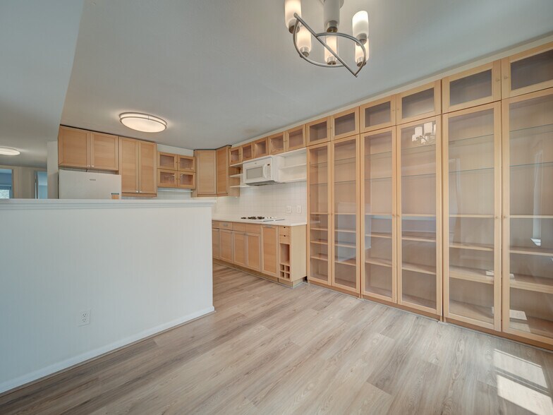Building Photo - 5017 7th Rd S