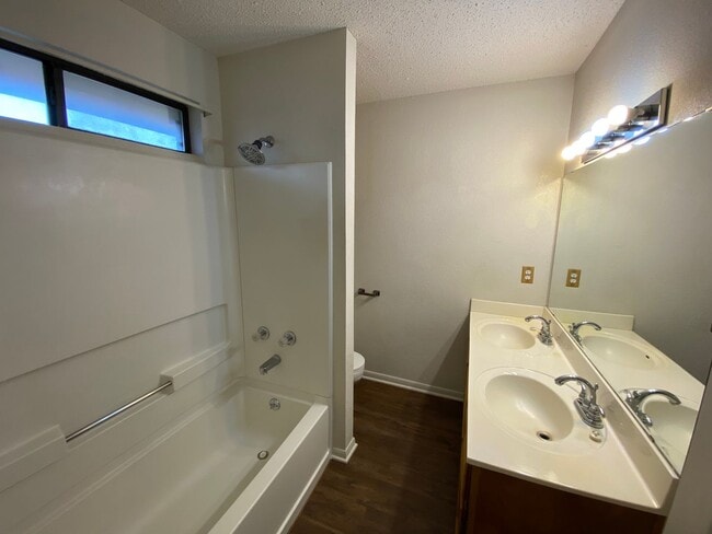 Building Photo - Beautiful home close to local schools and military base