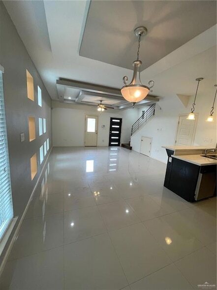 Building Photo - 1316 E Daffodil Ave