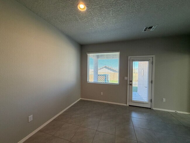 Building Photo - 4875 Mount Salas St NE