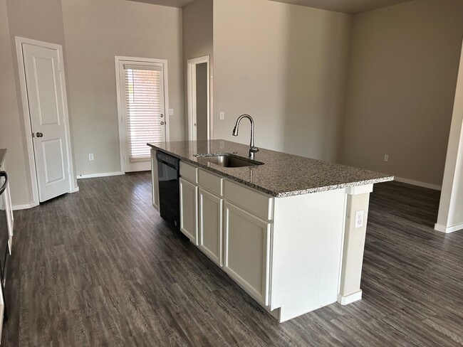 Building Photo - Cute 3 bedroom 2 bath Home!