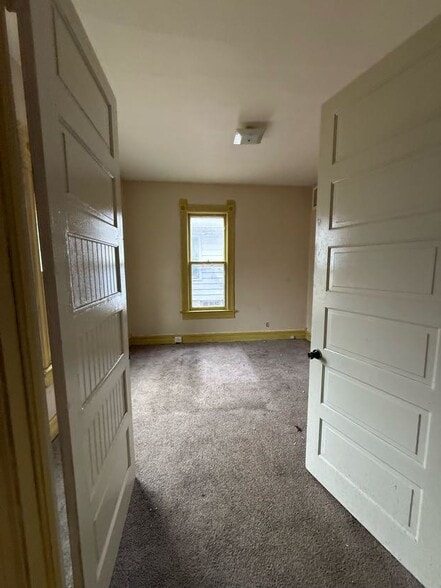 Building Photo - 968 W View St