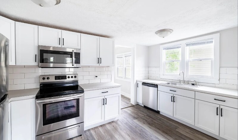 Building Photo - 450 N Kealing Ave