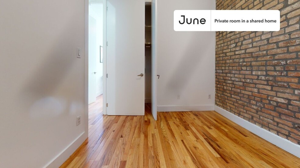 Building Photo - Private bedroom in 3 bed/1 bath Home