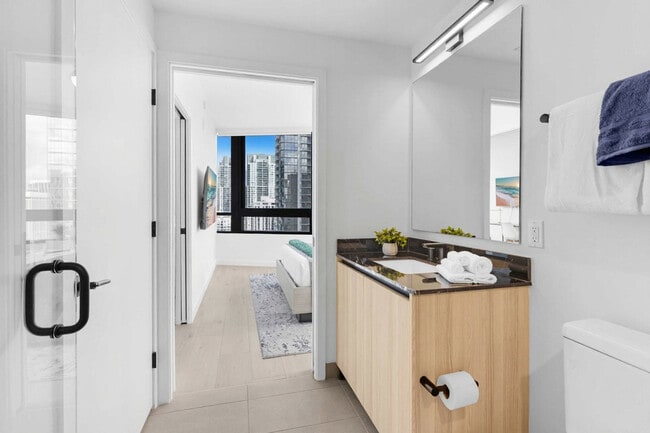 Building Photo - 225 N Miami Ave