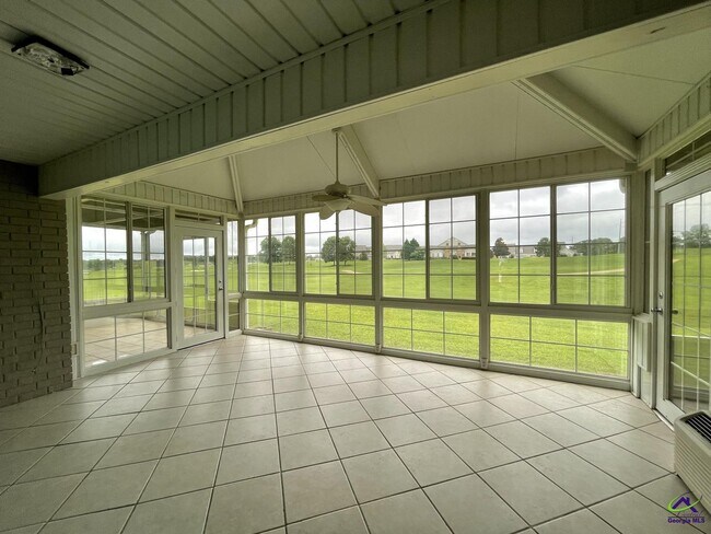 Building Photo - 200 S Houston Springs Blvd