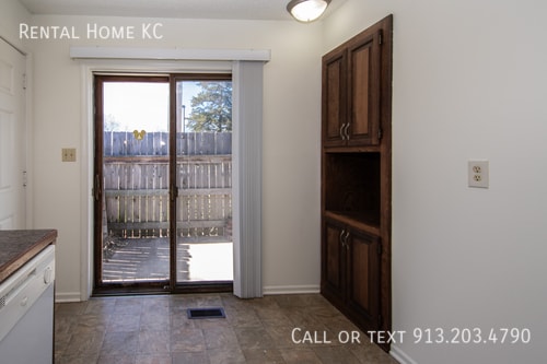 Building Photo - 5908 Brittany-