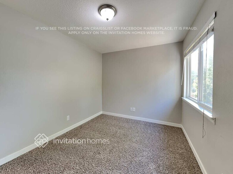 Building Photo - 5814 Santana Dr