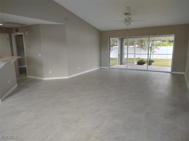 Building Photo - 1719 SW 2nd Pl