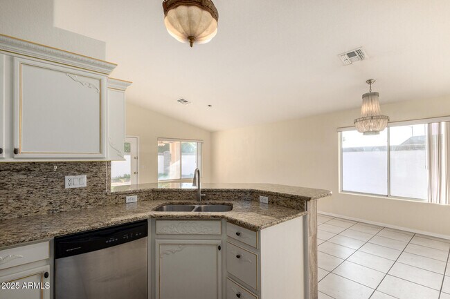 Building Photo - 8103 W Tonto Ln