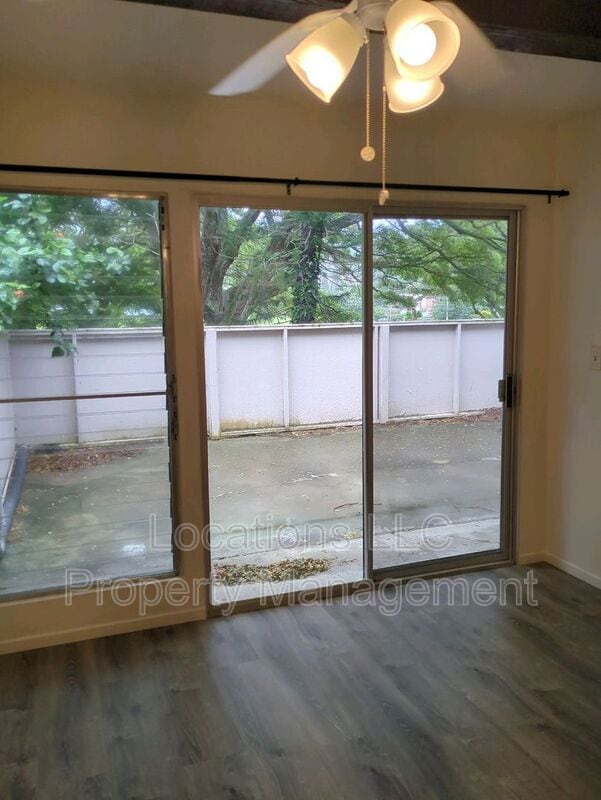 Building Photo - 44-121 Laha St