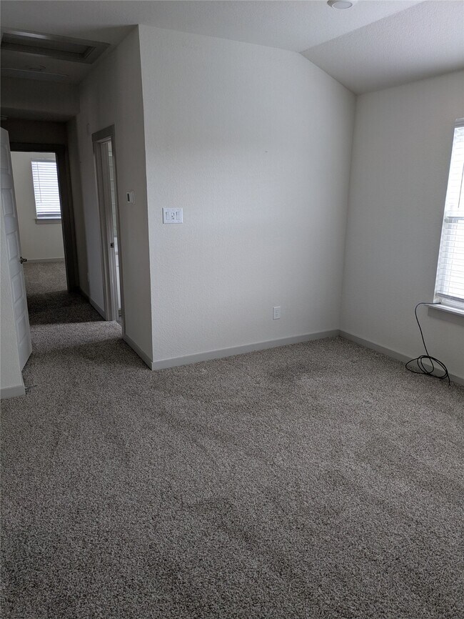 Building Photo - 549 Wilshire Rd