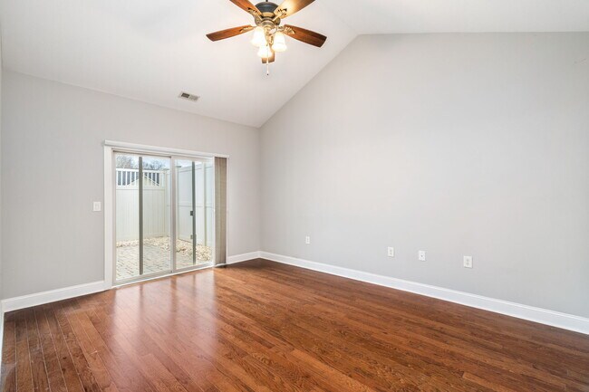 Building Photo - 4935 Willow Bluff Cir