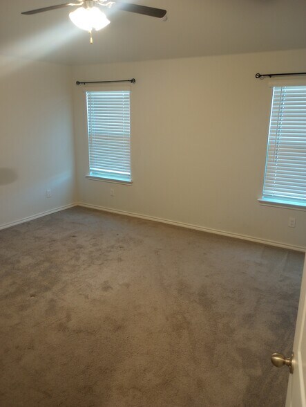 Building Photo - 10128 Boxelder Dr