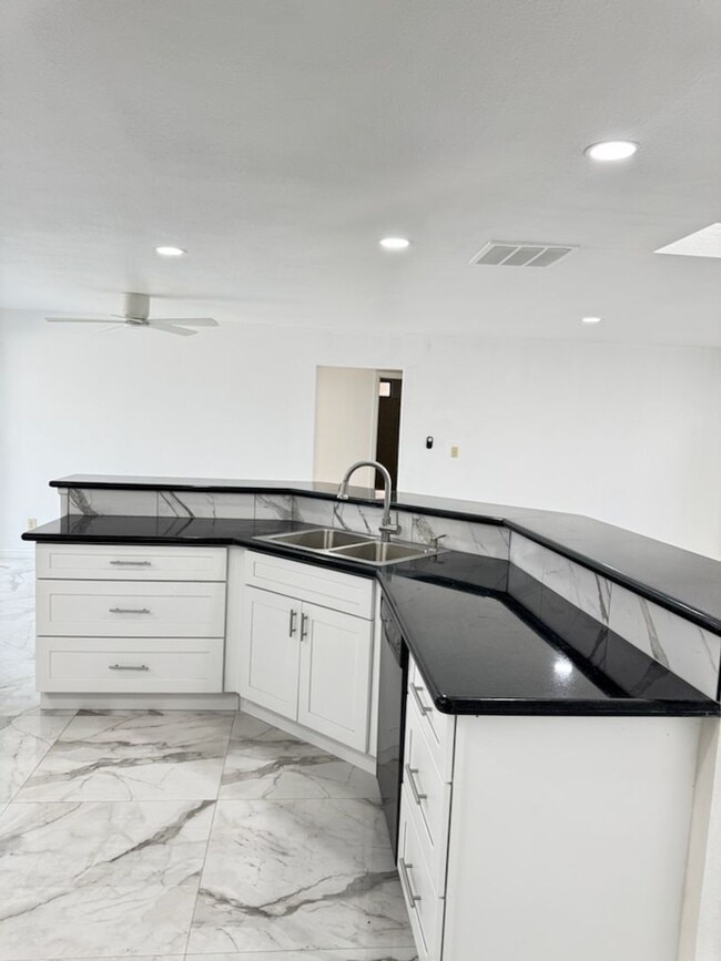 Building Photo - Dobson Ranch 4 bedroom rental